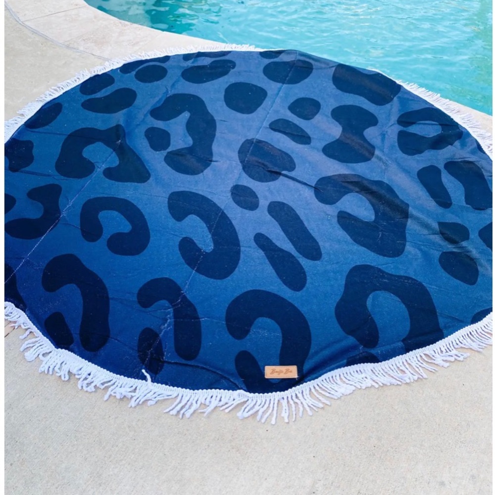 Black cheetah beach towel